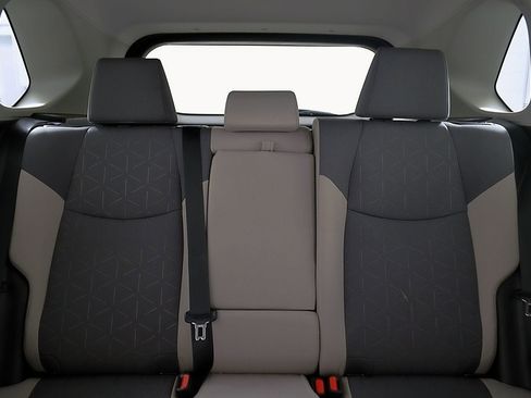 Used 2022 Toyota RAV4 XLE w/ Convenience Package FWD image 20