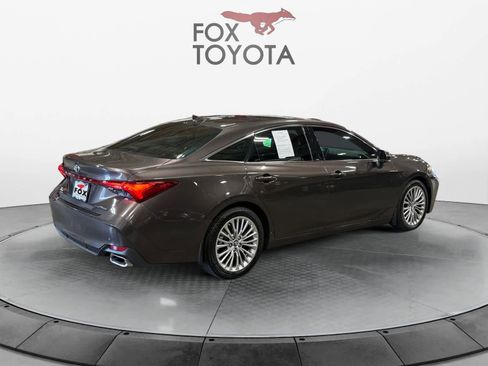 Used 2019 Toyota Avalon Limited w/ Advanced Safety Package FWD image 6