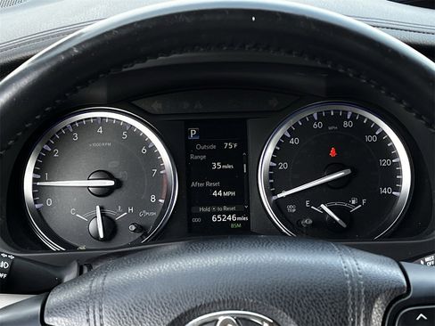 Used 2018 Toyota Highlander Limited image 13