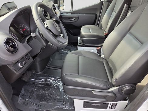 New 2025 Mercedes-Benz Sprinter 2500 image 11