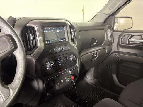 Used 2019 Chevrolet Silverado 1500 Custom w/ Custom Value Package image 25