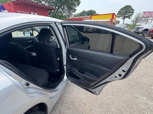 Used 2015 Honda Civic LX image 12