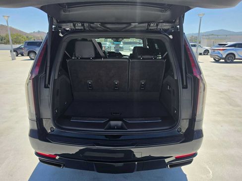 Used 2024 Cadillac Escalade Sport AWD/4WD image 15