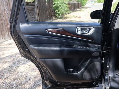 Used 2013 INFINITI JX35 AWD w/ Premium Pkg image 26