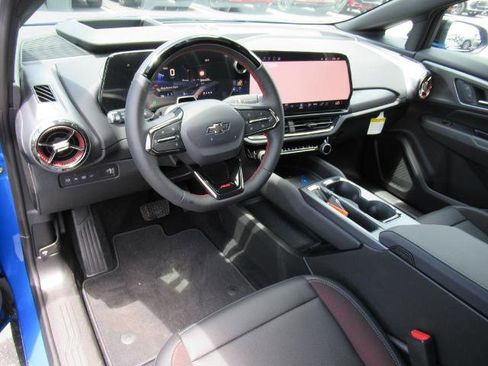 New 2025 Chevrolet Equinox EV RS image 18