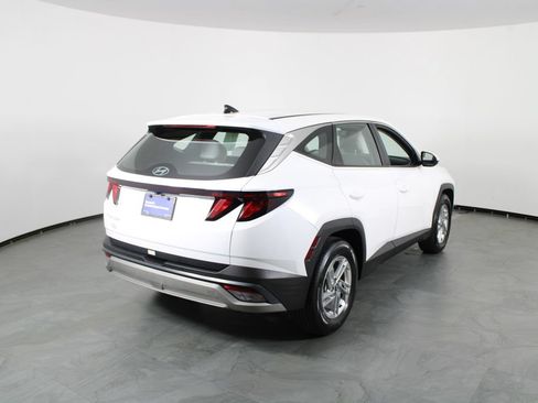 Certified 2025 Hyundai Tucson SE FWD image 16