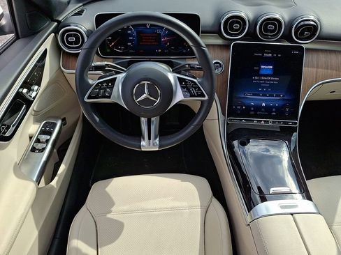 Used 2024 Mercedes-Benz C 300 4MATIC Sedan image 2