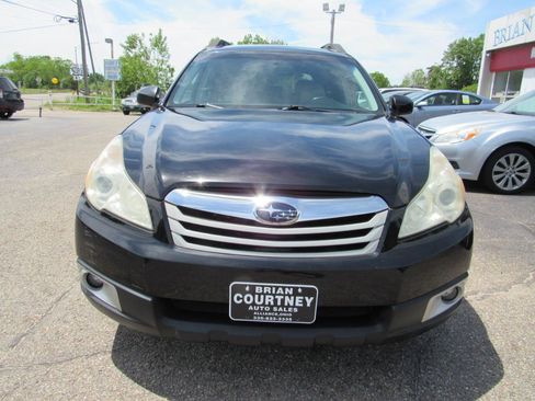 Used 2011 Subaru Outback 2.5i Premium AWD/4WD image 3