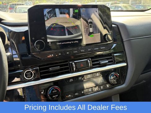Used 2024 Nissan Pathfinder SL w/ SL Premium Package AWD/4WD image 11