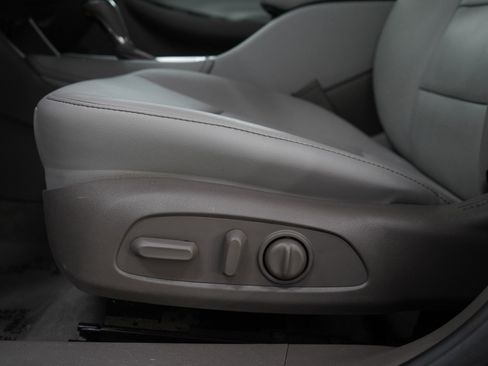 Used 2017 Chevrolet Malibu Hybrid w/ Leather Package image 20