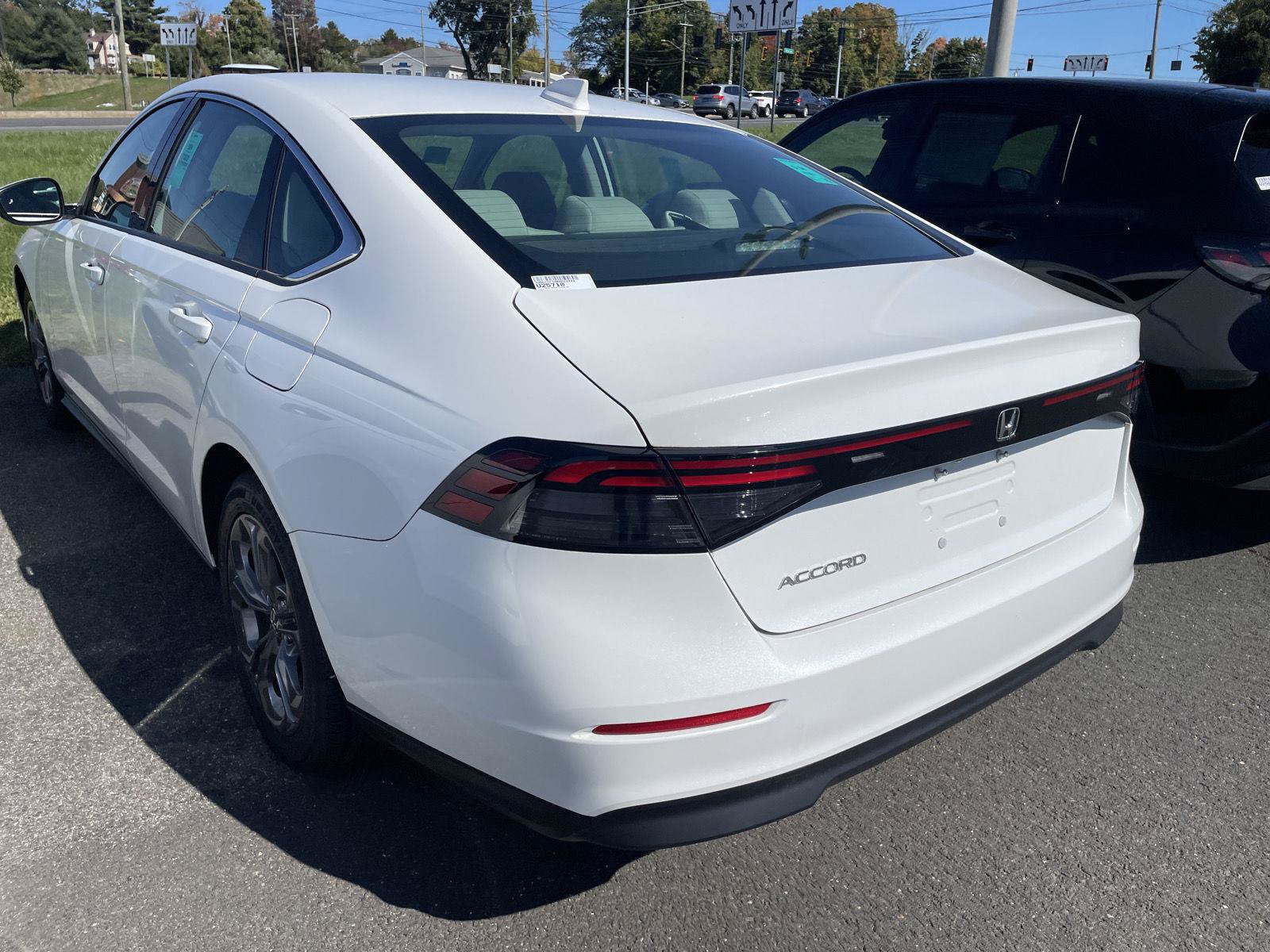 Used 2024 Honda Accord EX image 3