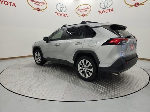 Certified 2020 Toyota RAV4 XLE Premium image 6
