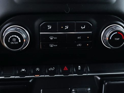 Used 2022 Chevrolet Silverado 1500 Custom image 28