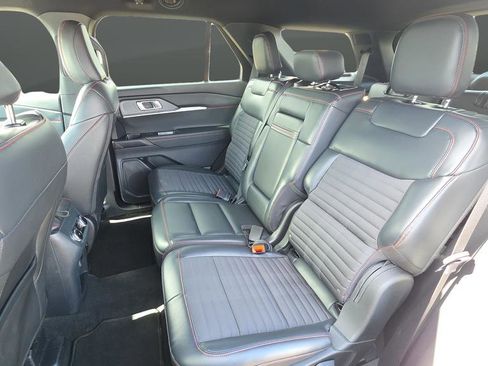 Used 2025 Ford Explorer ST-Line w/ ST-Line Street Pack AWD/4WD image 22