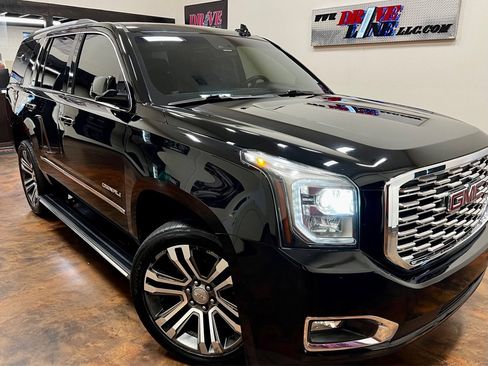 Used 2018 GMC Yukon Denali w/ Denali Ultimate Package AWD/4WD image 39