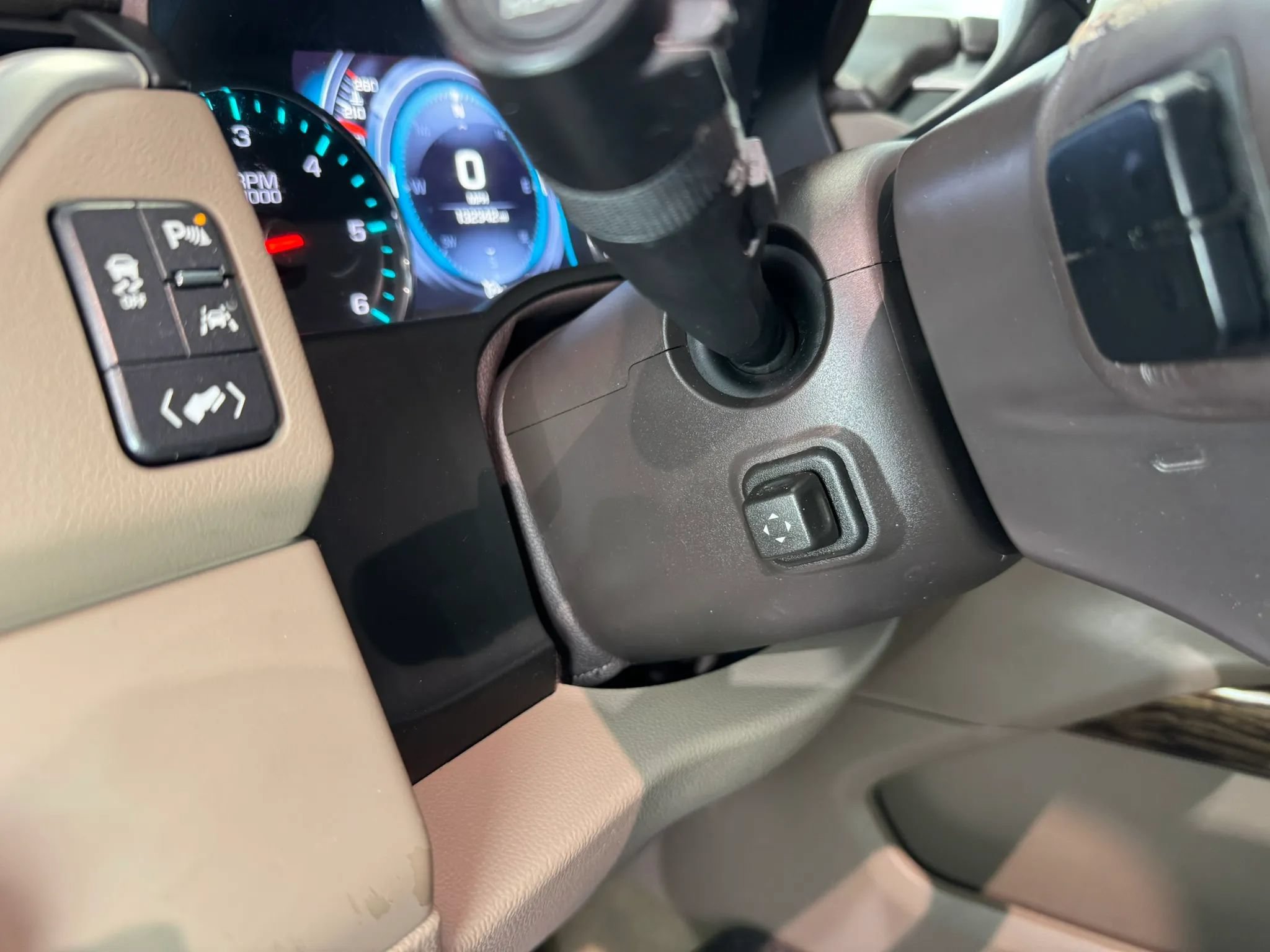 Used 2017 GMC Yukon SLT AWD/4WD image 34