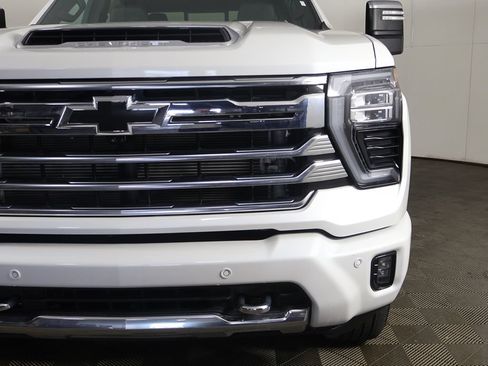 Used 2025 Chevrolet Silverado 2500 High Country w/ Technology Package AWD/4WD image 17