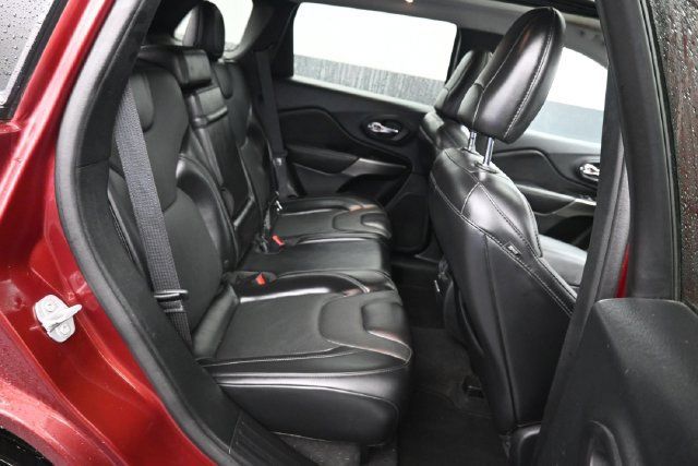 Used 2019 Jeep Cherokee Limited AWD/4WD image 8