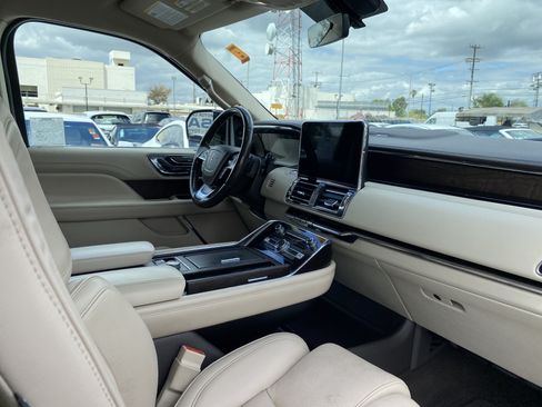 Used 2019 Lincoln Navigator Select w/ Cargo Package RWD image 33