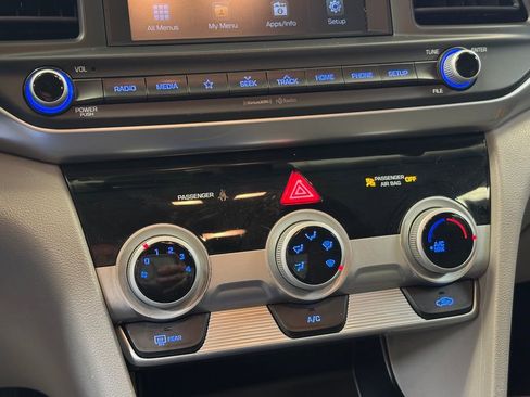 Used 2019 Hyundai Elantra SEL image 33