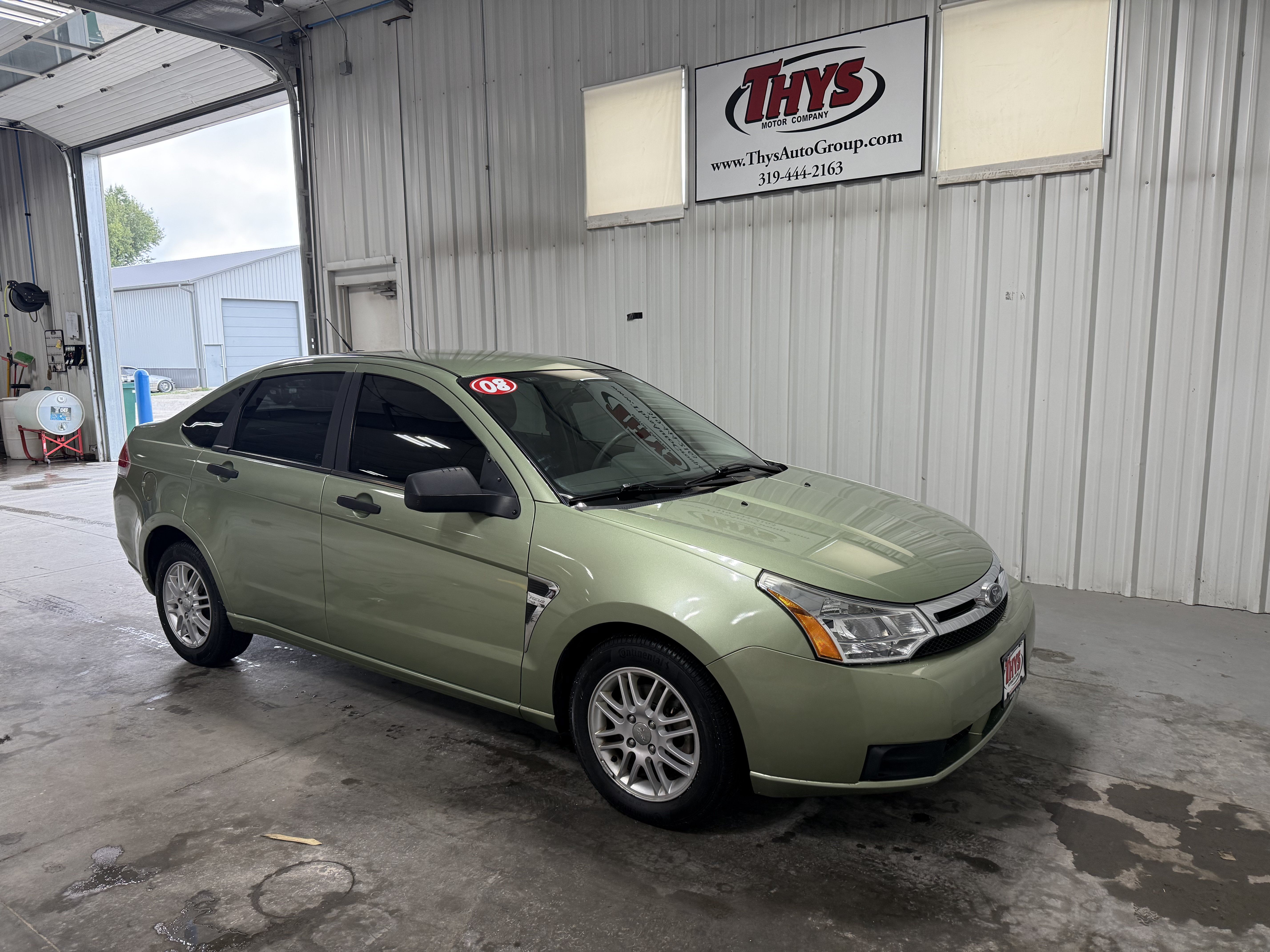 Used 2008 Ford Focus Sedan FWD image 1