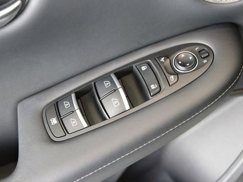 Certified 2025 INFINITI QX50 Luxe image 13