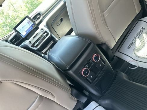 Used 2022 Ford Explorer XLT w/ Equipment Group 202A AWD/4WD image 23
