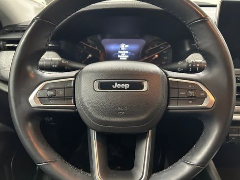 Used 2022 Jeep Compass Latitude image 18
