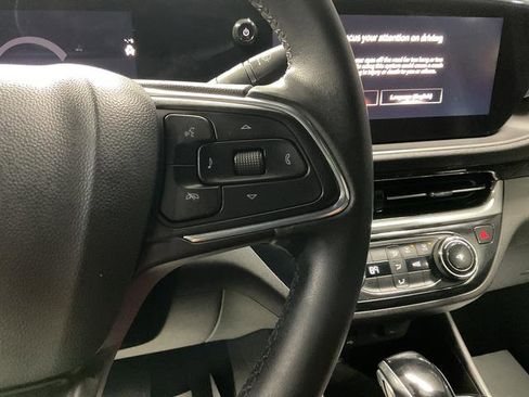 Used 2024 Buick Envista Sport Touring image 13