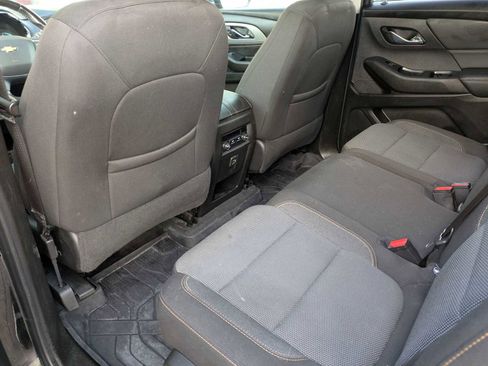 Used 2021 Chevrolet Traverse LT image 17