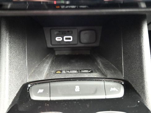 Used 2023 Chevrolet Bolt EUV Premier image 27