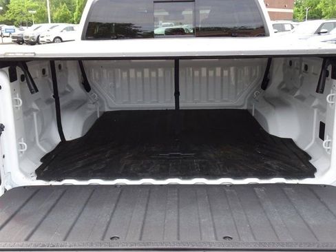 Used 2024 Chevrolet Colorado W/T RWD image 9