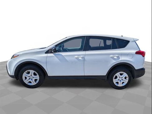 Used 2013 Toyota RAV4 LE FWD image 7