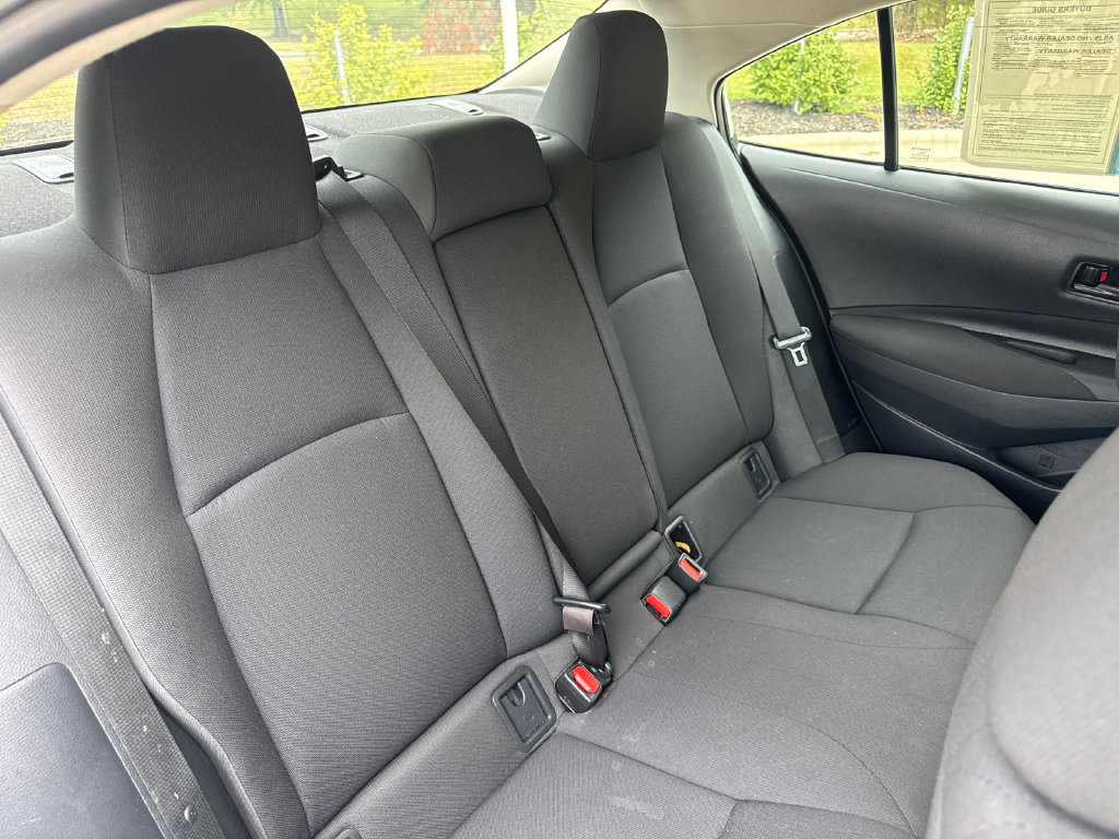 Used 2025 Toyota Corolla LE FWD image 34