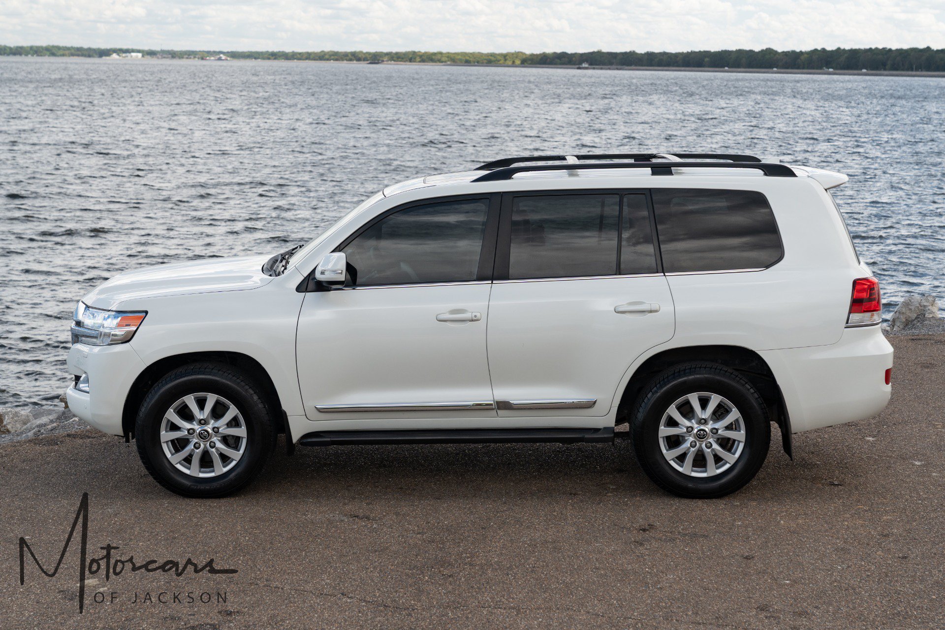 Used 2017 Toyota Land Cruiser AWD/4WD image 32