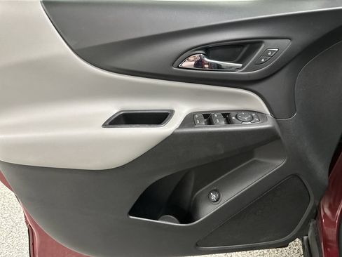 Used 2019 Chevrolet Equinox LT w/ LT True North Edition AWD/4WD image 11