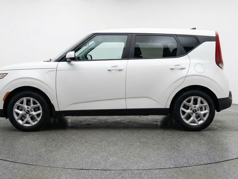 Used 2025 Kia Soul LX w/ LX Technology Package FWD image 5