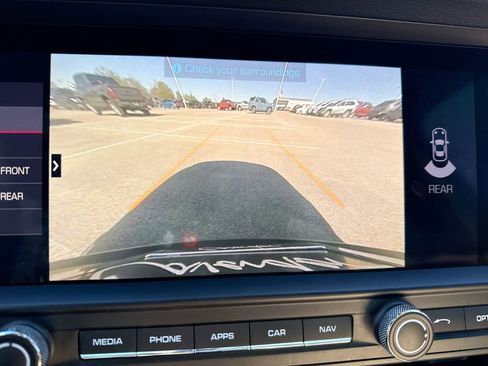 Used 2021 Porsche Macan image 25