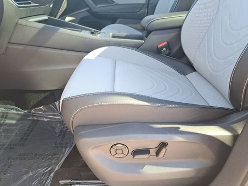 New 2026 Volkswagen Tiguan SE image 26