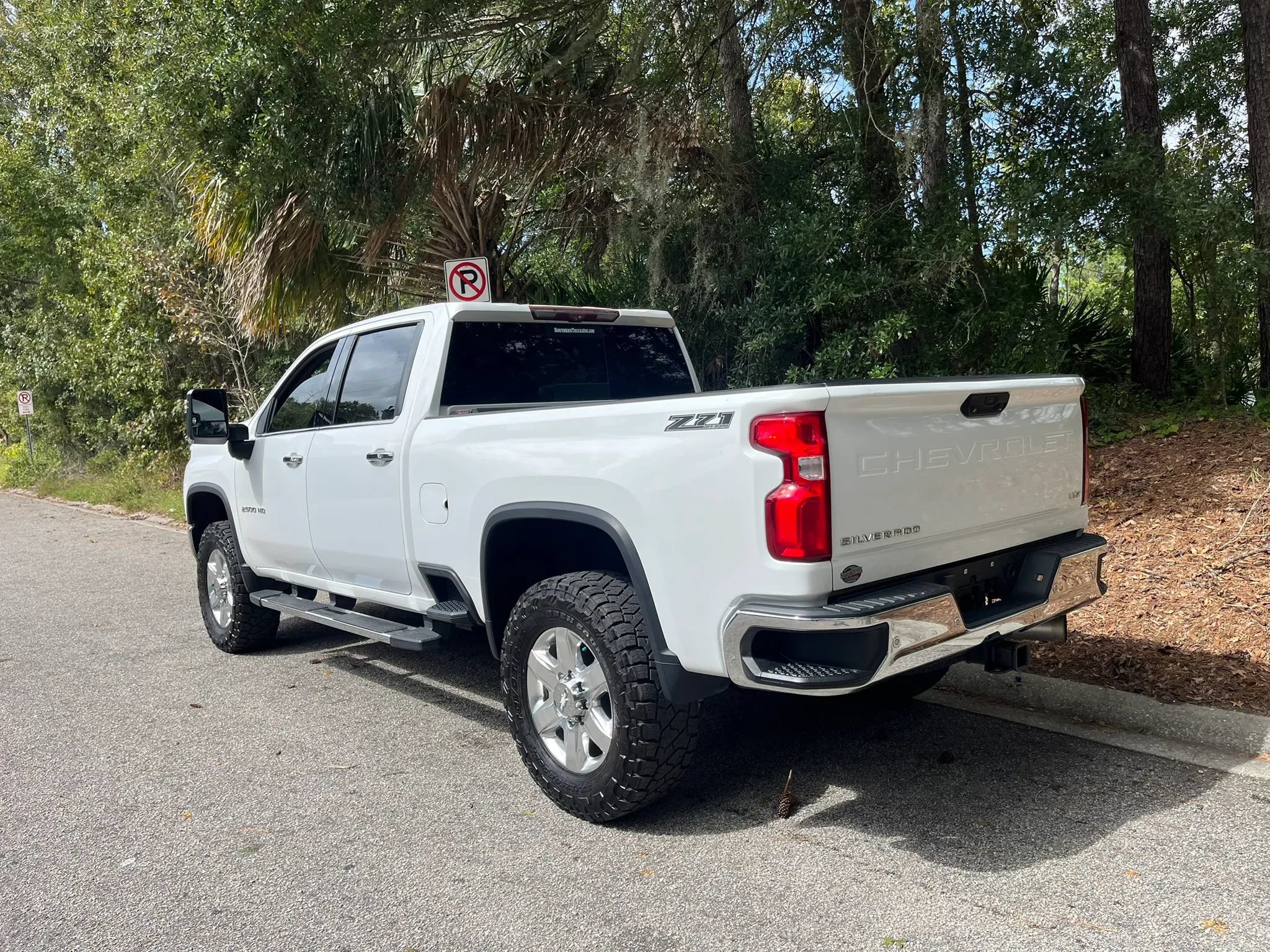 Used 2020 Chevrolet Silverado 2500 LTZ w/ LTZ Premium Package AWD/4WD image 10
