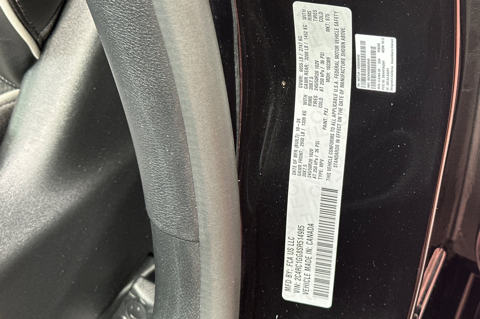 Used 2025 Chrysler Pacifica Limited FWD image 40