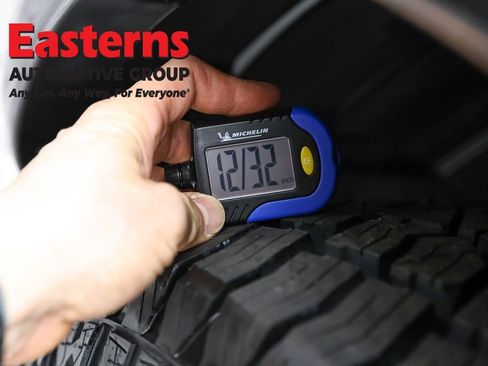 Used 2024 Nissan Armada SL w/ Captain's Chairs Package image 29