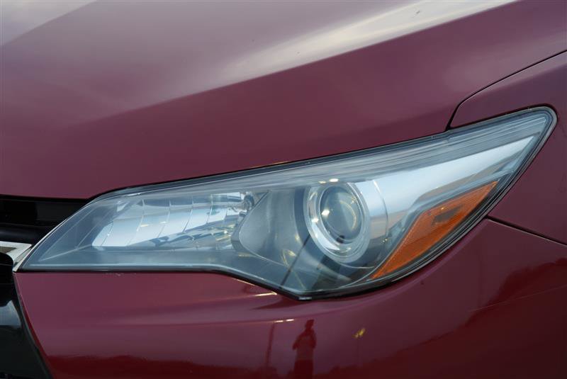 Used 2017 Toyota Camry SE w/ Moonroof Package FWD image 18