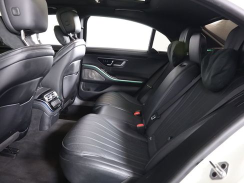 Used 2022 Mercedes-Benz S 500 4MATIC w/ AMG Line Package image 47