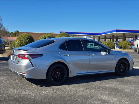 Used 2022 Toyota Camry SE image 7