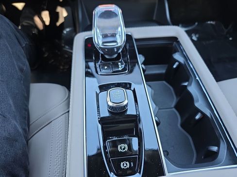 New 2026 Volvo XC90 B6 Plus w/ Protection Package Premier image 36