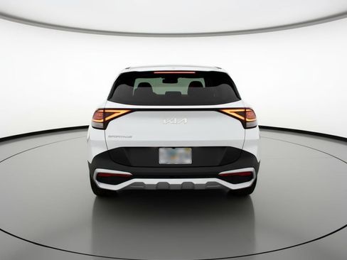 Used 2025 Kia Sportage LX image 7