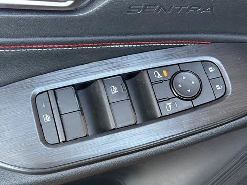 New 2027 Nissan Sentra SR w/ Floor Mat Package FWD image 12