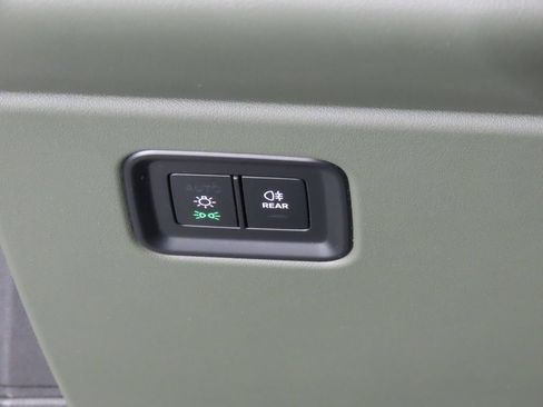 Certified 2024 Porsche Macan 4 Electric AWD/4WD image 25