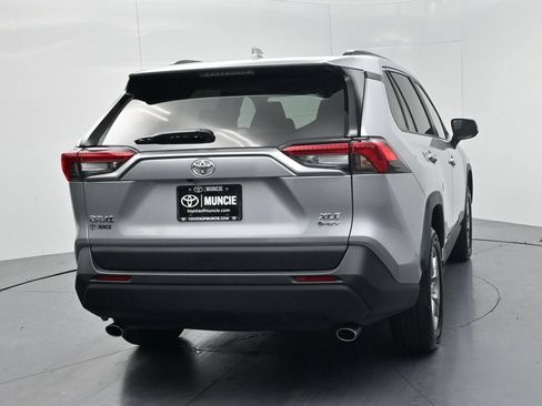 Used 2025 Toyota RAV4 XLE AWD/4WD image 7